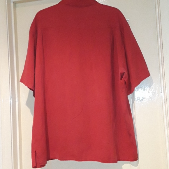 Men's Island Silk Button Down Short Sleeve Shirt - Picture 3 of 9